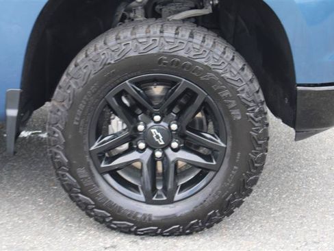 Used 2024 Chevrolet Silverado 1500 LT Trail Boss w/ LT Trail Boss Premium Package AWD/4WD image 9