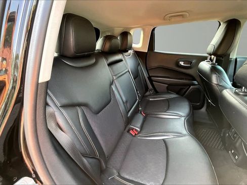 Used 2019 Jeep Compass Latitude w/ Popular Equipment Group AWD/4WD image 14