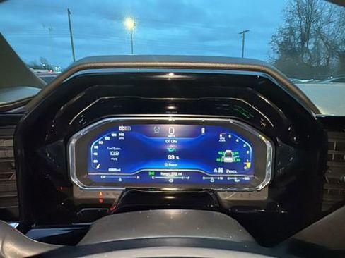 Used 2024 Chevrolet Silverado 2500 High Country w/ High Country Premium Package image 17