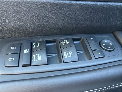 New 2026 Chrysler Pacifica Select image 11