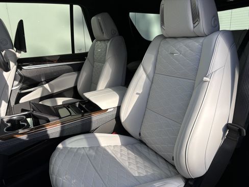 New 2026 Cadillac Escalade Platinum Sport AWD/4WD image 11
