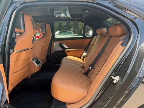 Used 2023 BMW 740i RWD image 11
