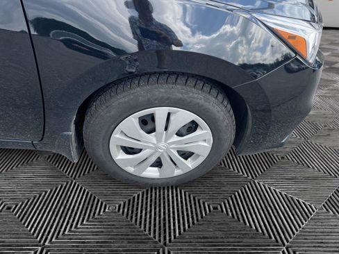 Used 2022 Nissan Versa S FWD image 9