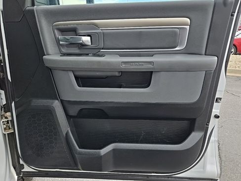 Used 2018 RAM 1500 Classic SLT image 39