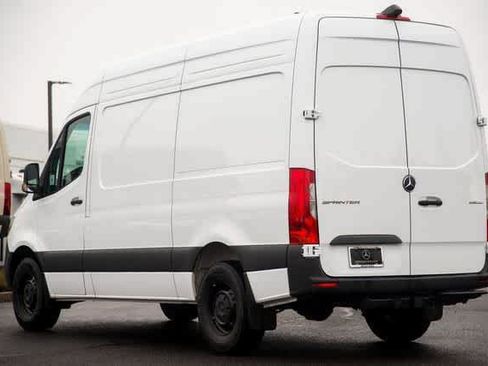 Used 2025 Mercedes-Benz Sprinter 2500 image 10