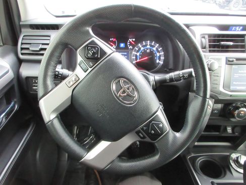 Used 2018 Toyota 4Runner SR5 image 35