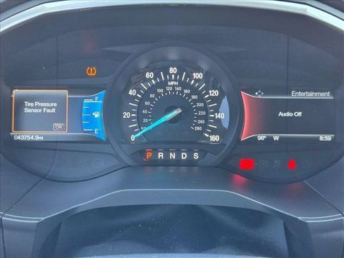 Used 2017 Ford Edge Titanium w/ Technology Package FWD image 14
