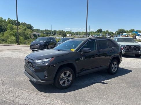 Used 2023 Toyota RAV4 XLE FWD image 4
