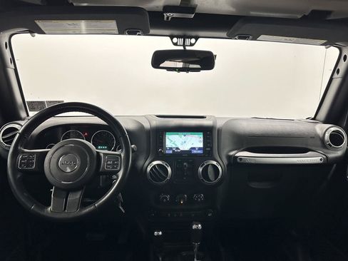 Used 2018 Jeep Wrangler Unlimited Sahara w/ Connectivity Group AWD/4WD image 20