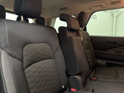 Used 2024 Nissan Pathfinder S FWD image 27