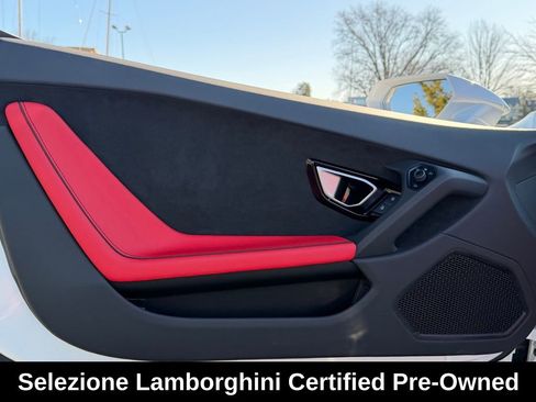 Used 2024 Lamborghini Huracan EVO image 30