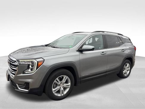 Used 2023 GMC Terrain SLE w/ Driver Convenience Package image 12