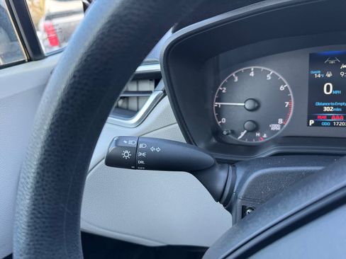 Used 2023 Toyota Corolla Cross L image 19