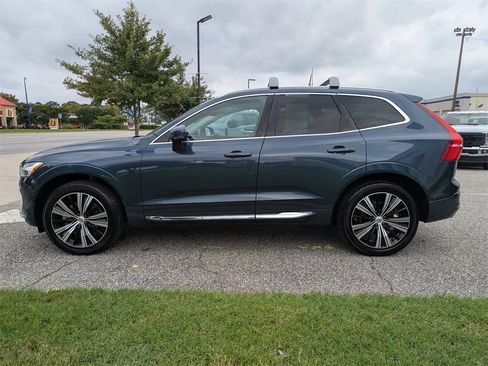 Certified 2022 Volvo XC60 B5 Inscription w/ Advanced Package image 7
