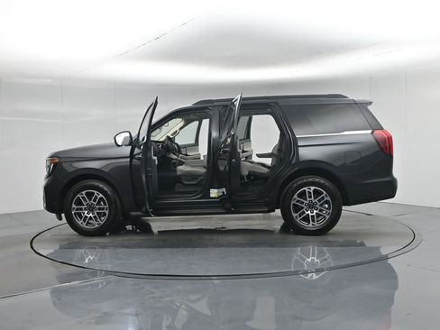 Used 2025 Ford Expedition Active image 5