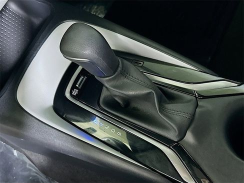 Used 2024 Toyota Corolla SE image 32