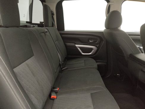 Used 2017 Nissan Titan SV RWD image 19