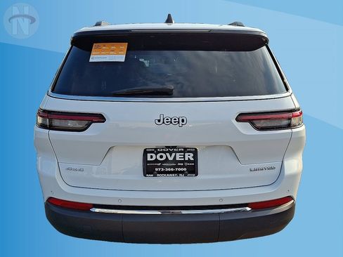 Certified 2024 Jeep Grand Cherokee L Limited AWD/4WD image 15