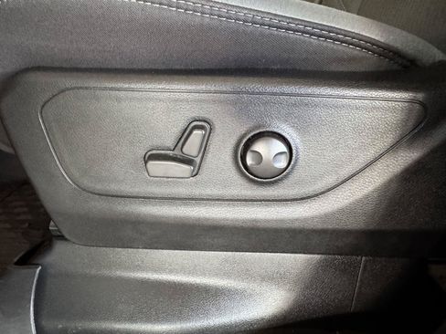 Used 2022 RAM 1500 Big Horn AWD/4WD image 29
