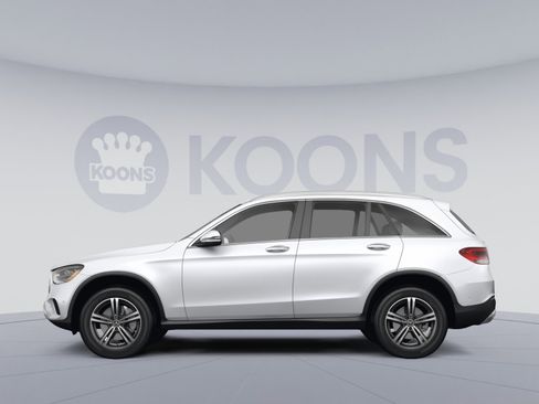 Used 2022 Mercedes-Benz GLC 300 4MATIC image 2
