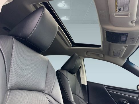 Certified 2025 Lexus ES 350 image 16