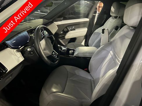 Used 2024 Land Rover Range Rover Sport SE image 8