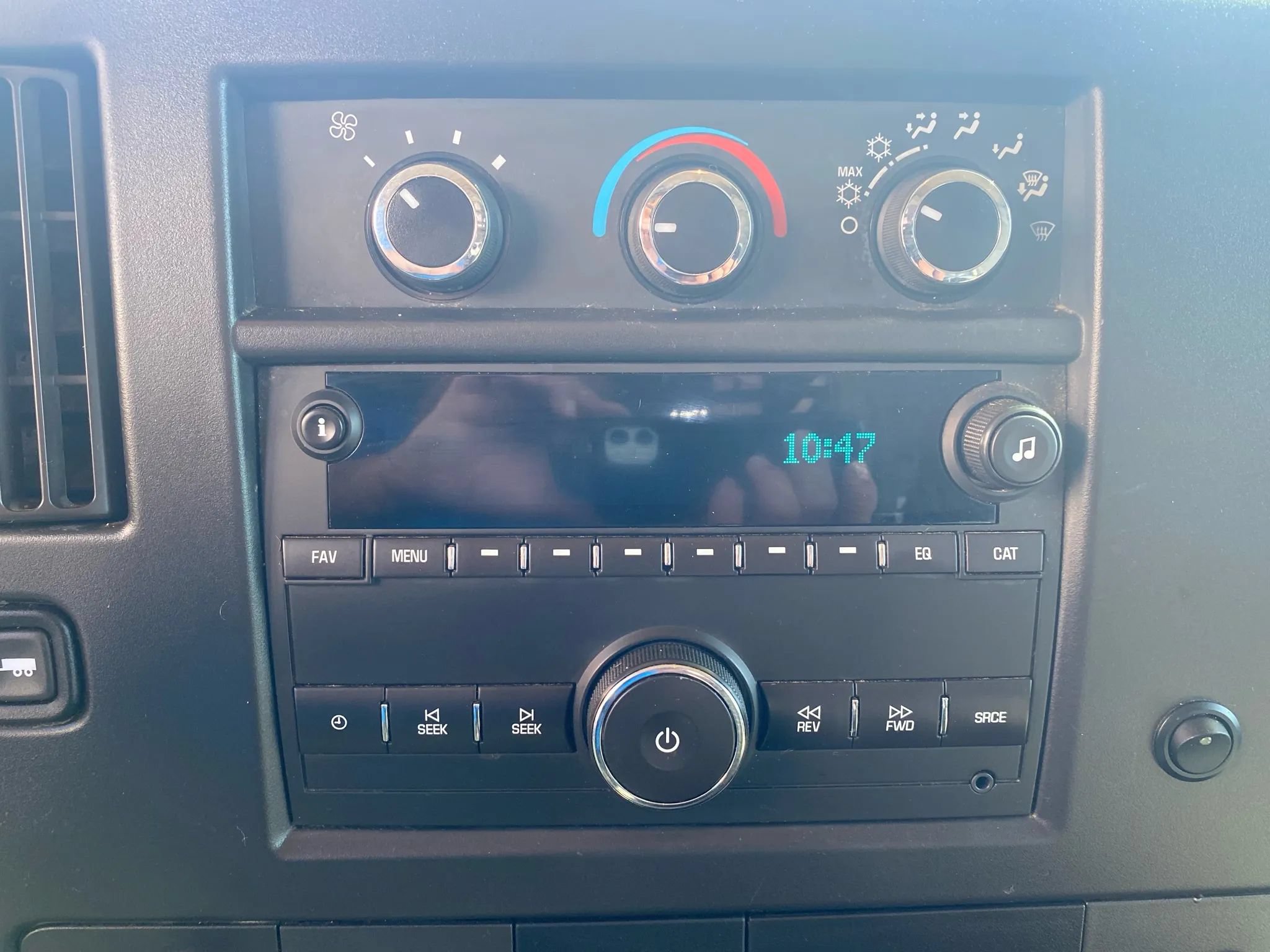 Used 2018 Chevrolet Express 3500 w/ Power Convenience Package RWD image 13