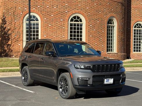 New 2025 Jeep Grand Cherokee L Limited image 1