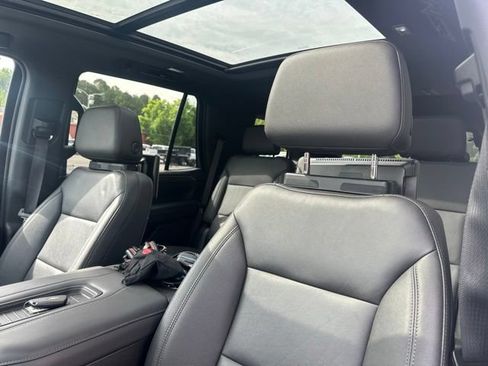 Used 2022 Chevrolet Tahoe Z71 w/ Luxury Package AWD/4WD image 10