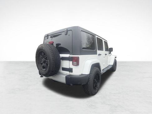 Used 2013 Jeep Wrangler Unlimited Sahara image 9