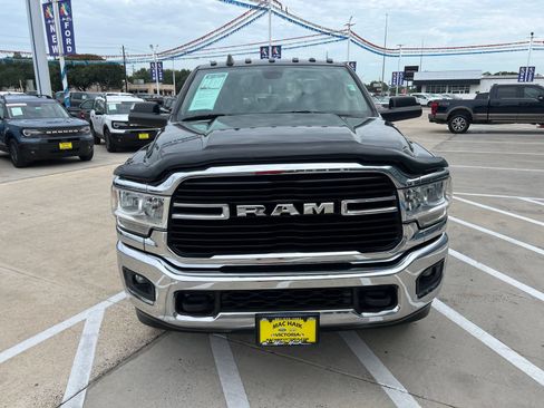 Used 2020 RAM 3500 Big Horn w/ Level 1 Equipment Group AWD/4WD image 8