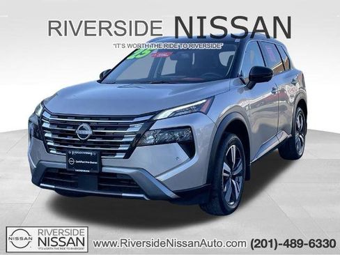 Certified 2025 Nissan Rogue SL image 1