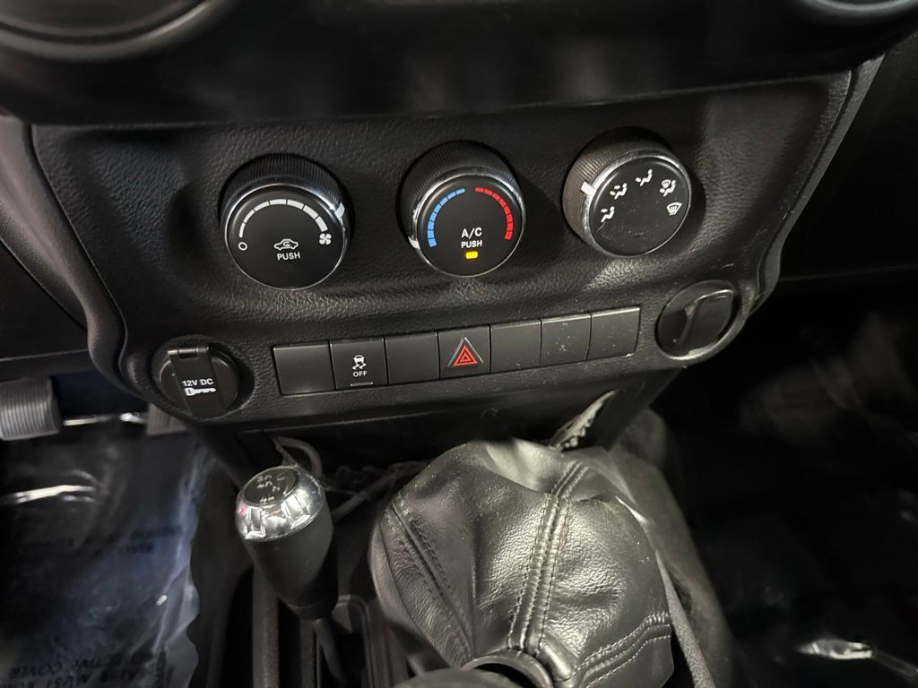 Used 2012 Jeep Wrangler Sport AWD/4WD image 22