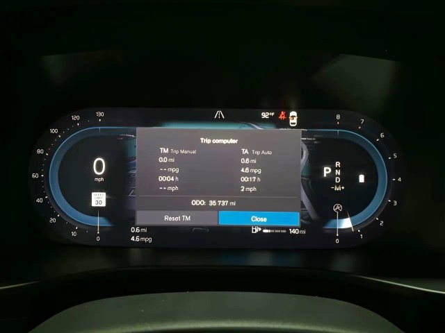 Used 2023 Volvo XC40 B4 Core w/ Convenience Package FWD image 11
