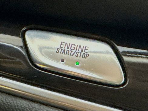 Used 2020 Buick Enclave Essence w/ Sound and Sites Package image 18