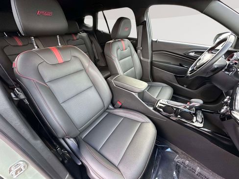 Certified 2024 Chevrolet Trax RS w/ Driver Confidence Package image 27