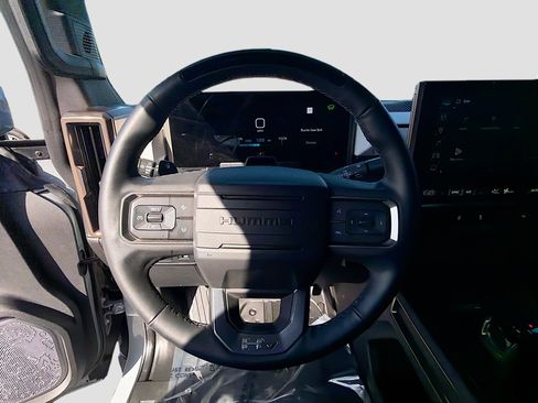 Used 2025 GMC Hummer EV 2X image 41