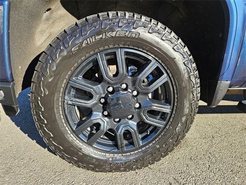 Used 2020 GMC Sierra 2500 AT4 w/ AT4 Premium Package image 9