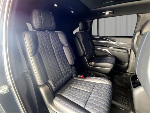 Used 2026 Cadillac Escalade IQ Sport 1 w/ LPO, ONYX Package AWD/4WD image 20