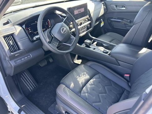 New 2026 Nissan Pathfinder Platinum AWD/4WD image 14