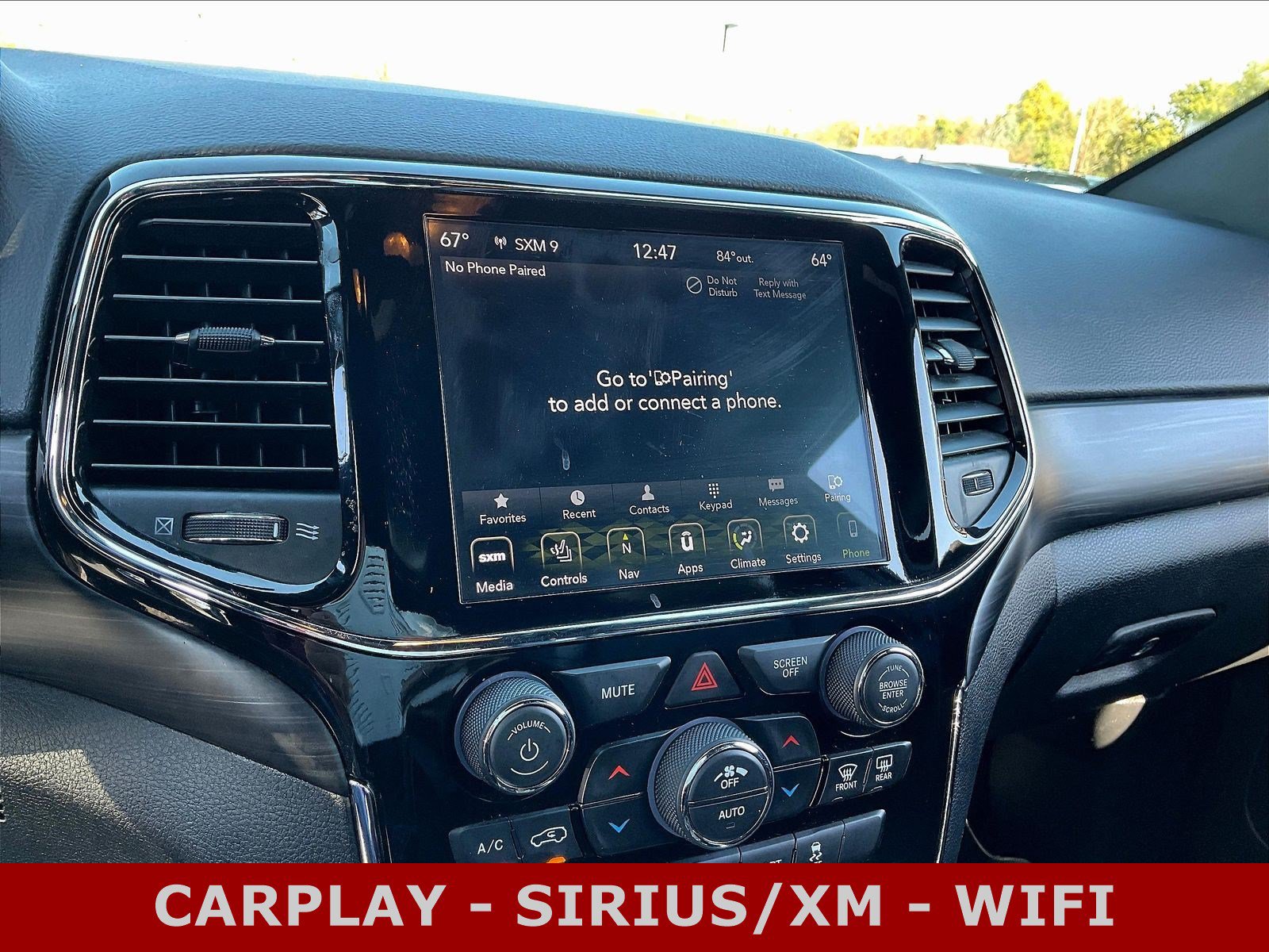 Used 2020 Jeep Grand Cherokee Altitude AWD/4WD image 15