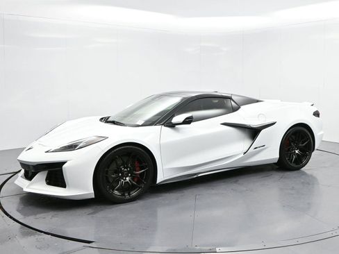 Used 2025 Chevrolet Corvette Z06 w/ Battery Protection Package image 4