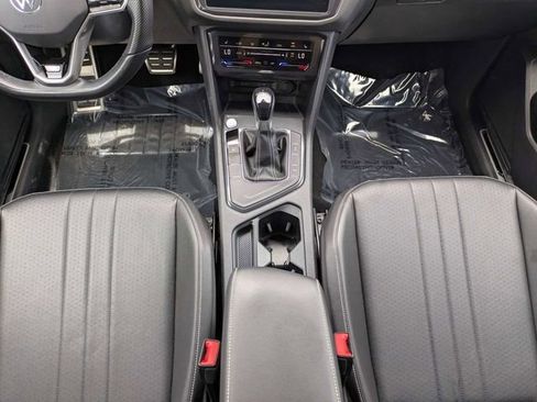 Certified 2022 Volkswagen Tiguan SE R-Line FWD image 20
