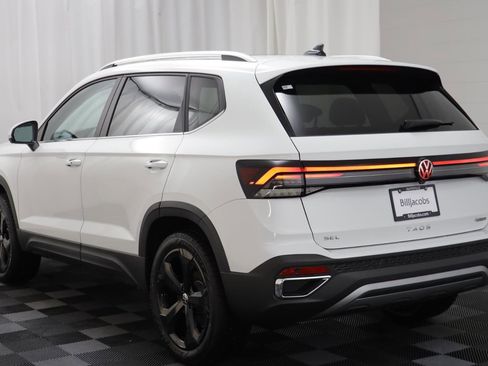 New 2026 Volkswagen Taos SEL image 14