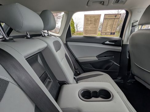 Used 2023 Volkswagen Taos SE image 31