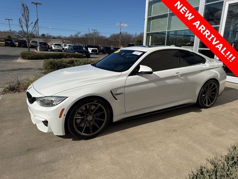Used 2017 BMW M4 Coupe image 1