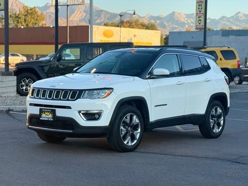 Used 2017 Jeep Compass Limited AWD/4WD image 3