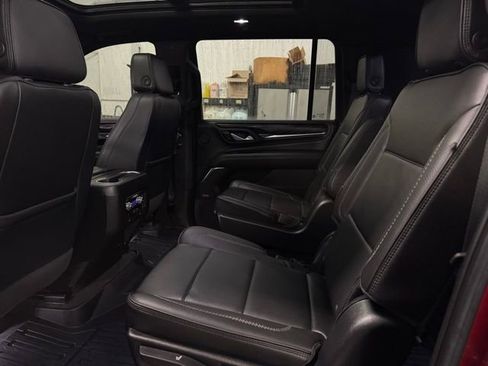 Used 2022 GMC Yukon XL Denali w/ Denali Premium Package image 18