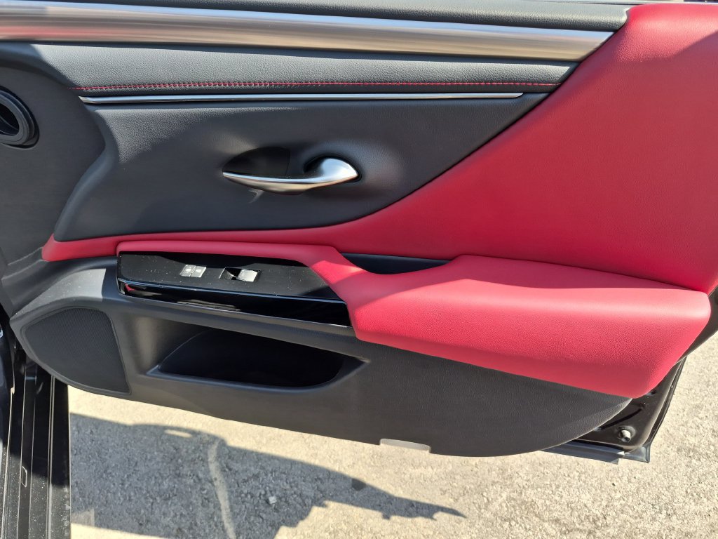 Used 2022 Lexus ES 300h F Sport w/ Accessory Package 2 FWD image 20