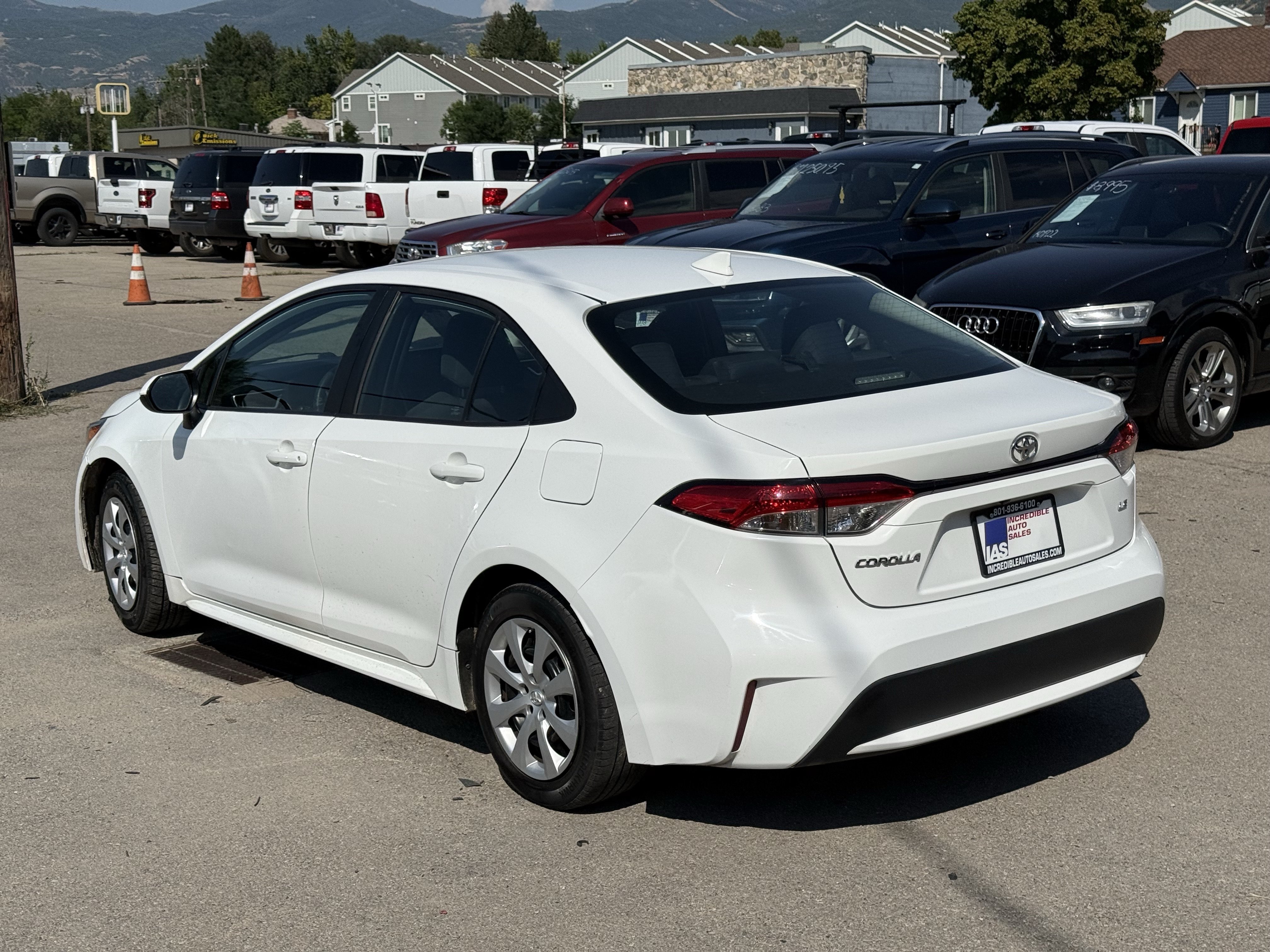 Used 2022 Toyota Corolla LE FWD image 15